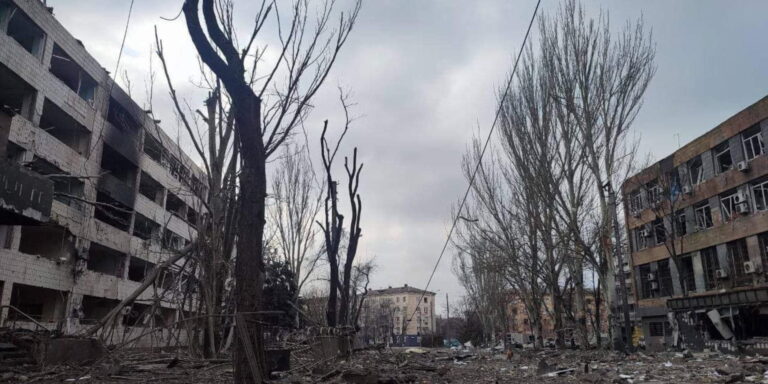 Μαριούπολη: Το Twitter κατέβασε ανάρτηση της ρωσικής πρεσβείας – Ισχυριζόταν πως η επίθεση στο μαιευτήριο ήταν σκηνοθετημένη