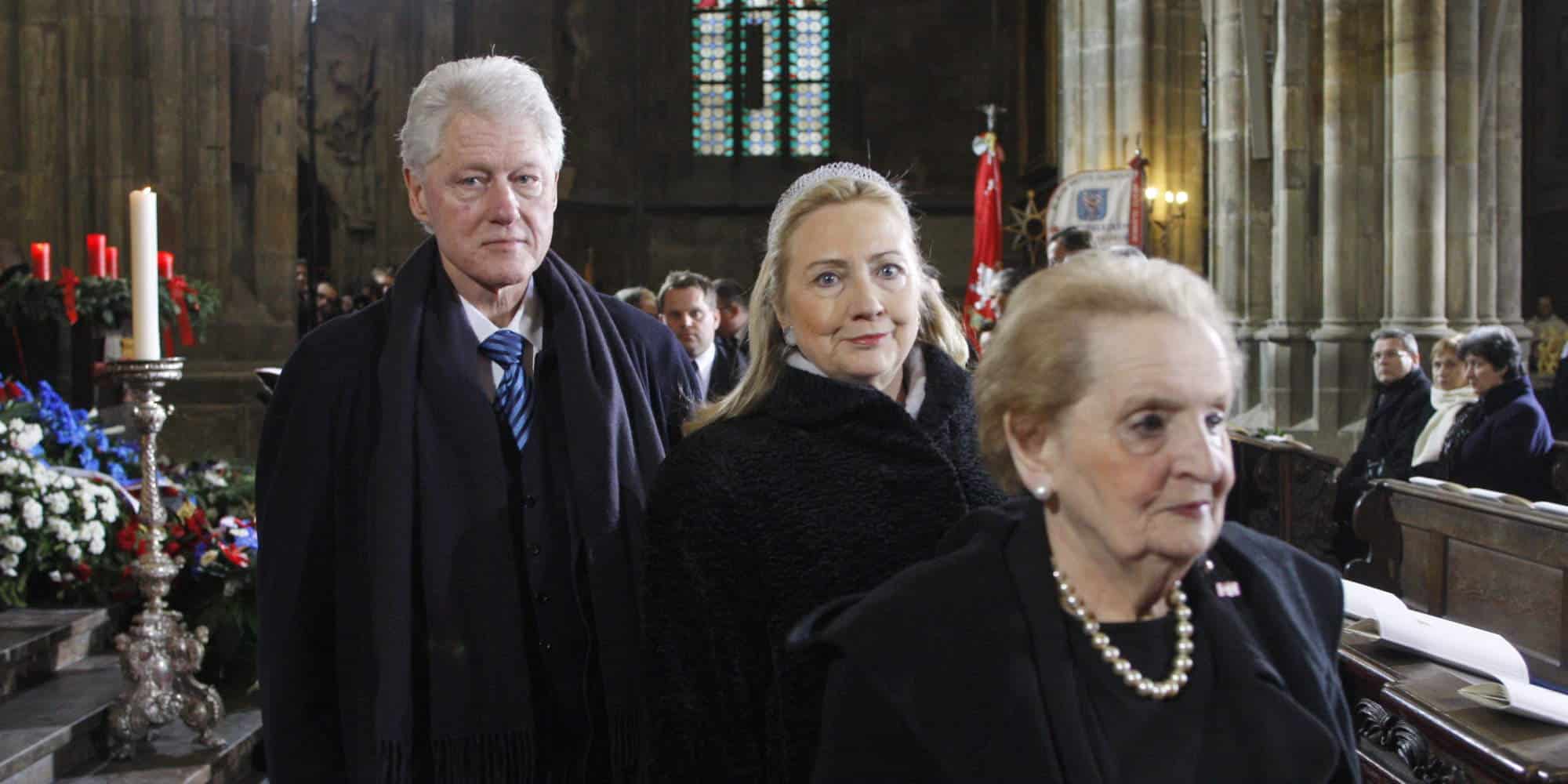 Ο Μπιλ και η Χίλαρι Κλίντον με την Μαντλίν Ολμπράιτ
