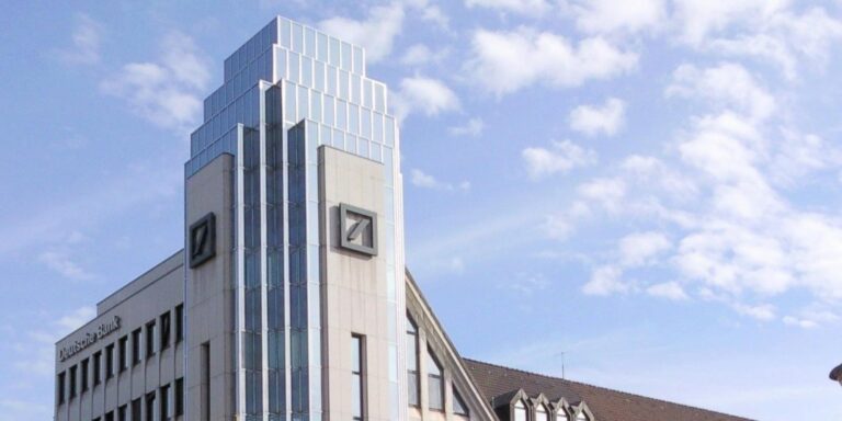 H Deutsche Bank αποσύρεται από τη Ρωσία μετά την εισβολή στην Ουκρανία