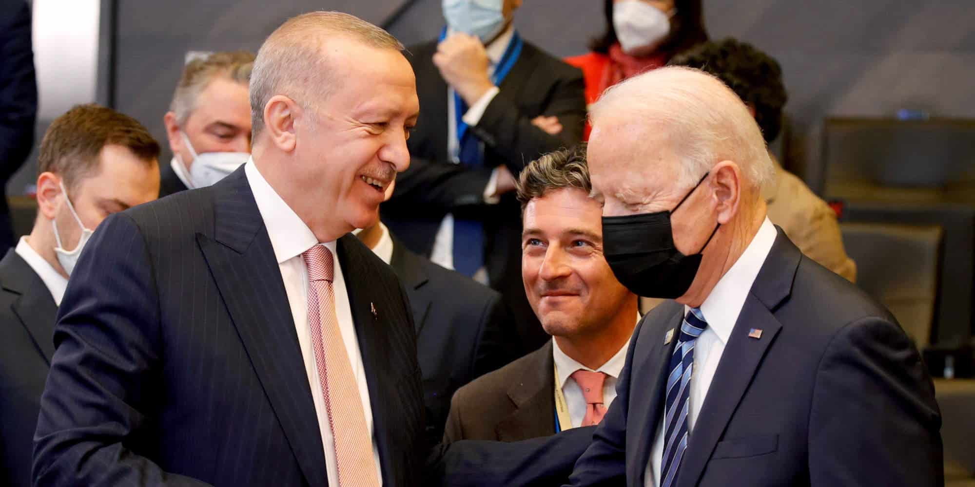 Ο Τούρκος πρόεδρος Ρετζέπ Ταγίπ Ερντογάν με τον Αμερικανό ομόλογό του, Τζο Μπάιντεν