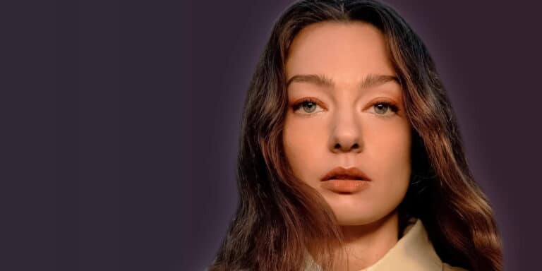Στη Eurovision με την Αμάντα και το Die Together – Ακούστε το τραγούδι της Ελλάδας (βίντεο)