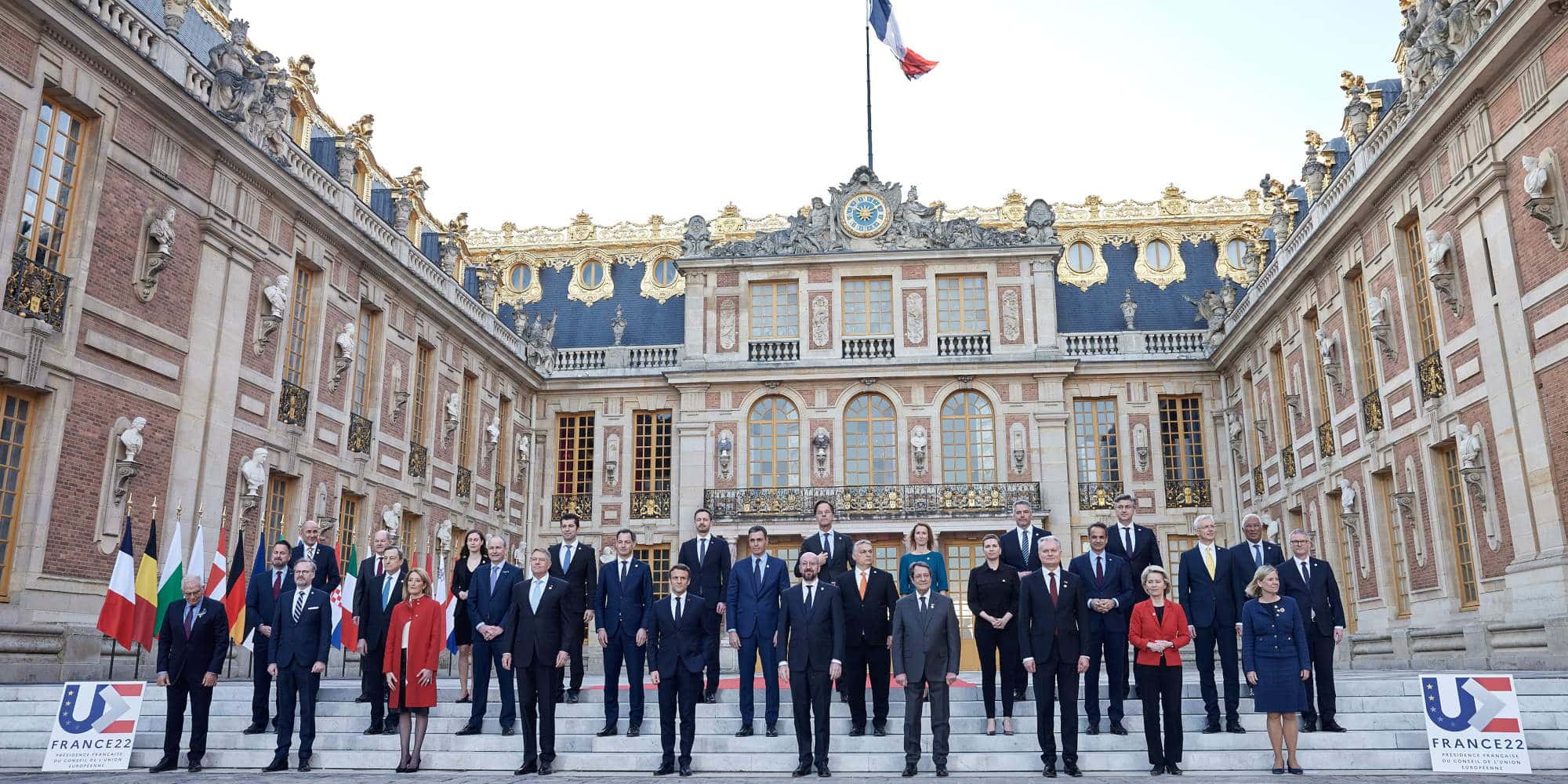 Οι ηγέτες των «27» της ΕΕ στις Βερσαλλίες