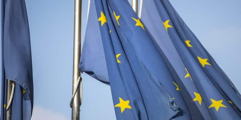 Η Κομισιόν βάζει τέλος στα «χρυσά» διαβατήρια των Ρώσων ολιγαρχών – «Οι ευρωπαϊκές αξίες δεν πωλούνται»