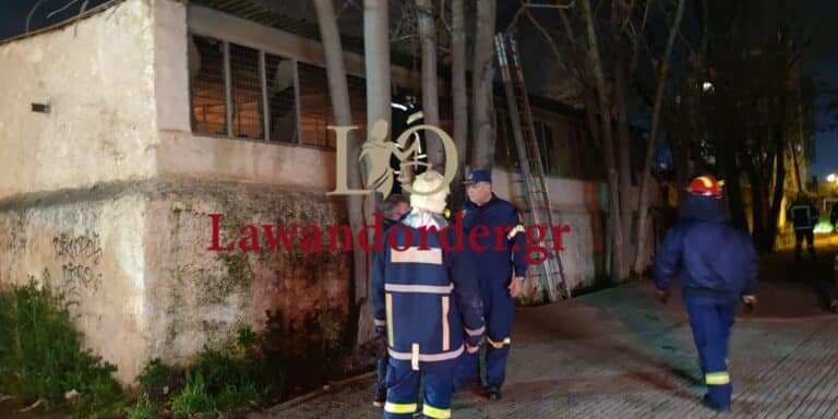 Μεγάλη πυρκαγιά σε αποθήκη ξυλείας στον Ταύρο
