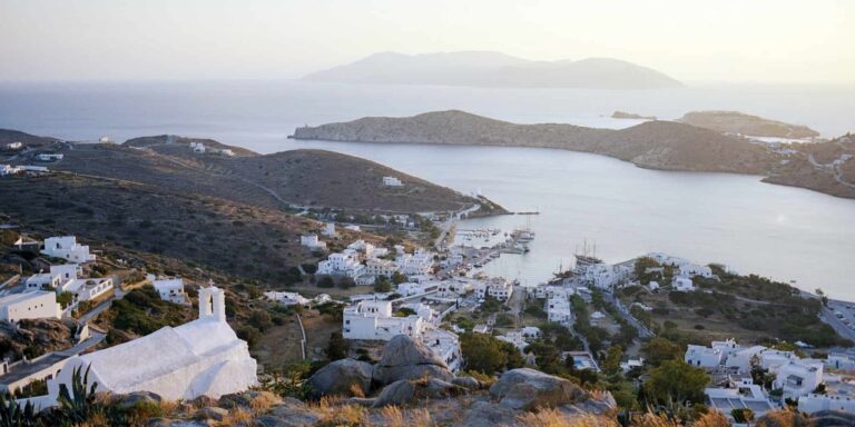 Η Ίος «ανεβαίνει»: Έχει την μεγαλύτερη αύξηση ακτοπλοϊκών αφίξεων σε όλη την Ελλάδα (βίντεο)