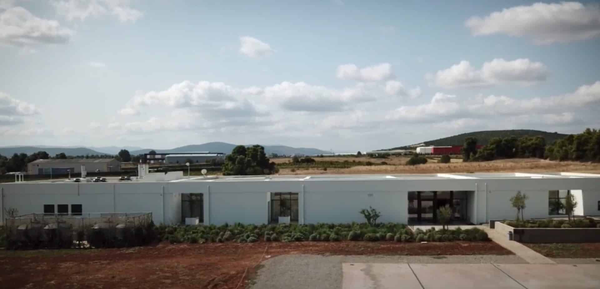 Στιγμιότυπο από το τρέιλερ του ντοκιμαντέρ «Η Υπόσχεση»