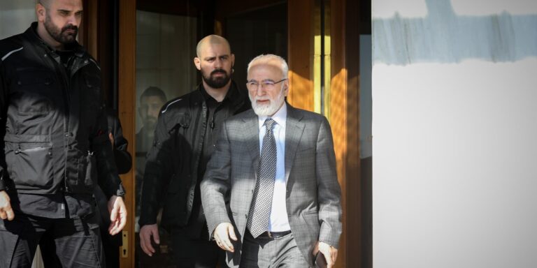 Ο Ιβάν Σαββίδης θα φιλοξενήσει Έλληνες από την Ουκρανία στο Πόρτο Καρράς