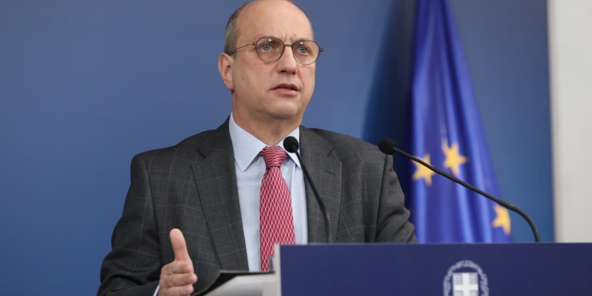 Ο κυβερνητικός εκπρόσωπος, Γιάννης Οικονόμου