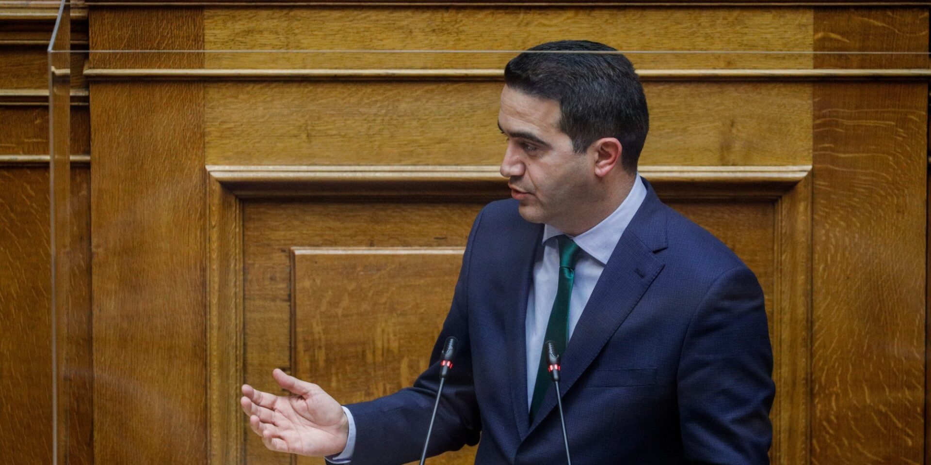 Ο επικεφαλής της ΚΟ του ΚΙΝΑΛ, Μιχάλης Κατρίνης στη Βουλή