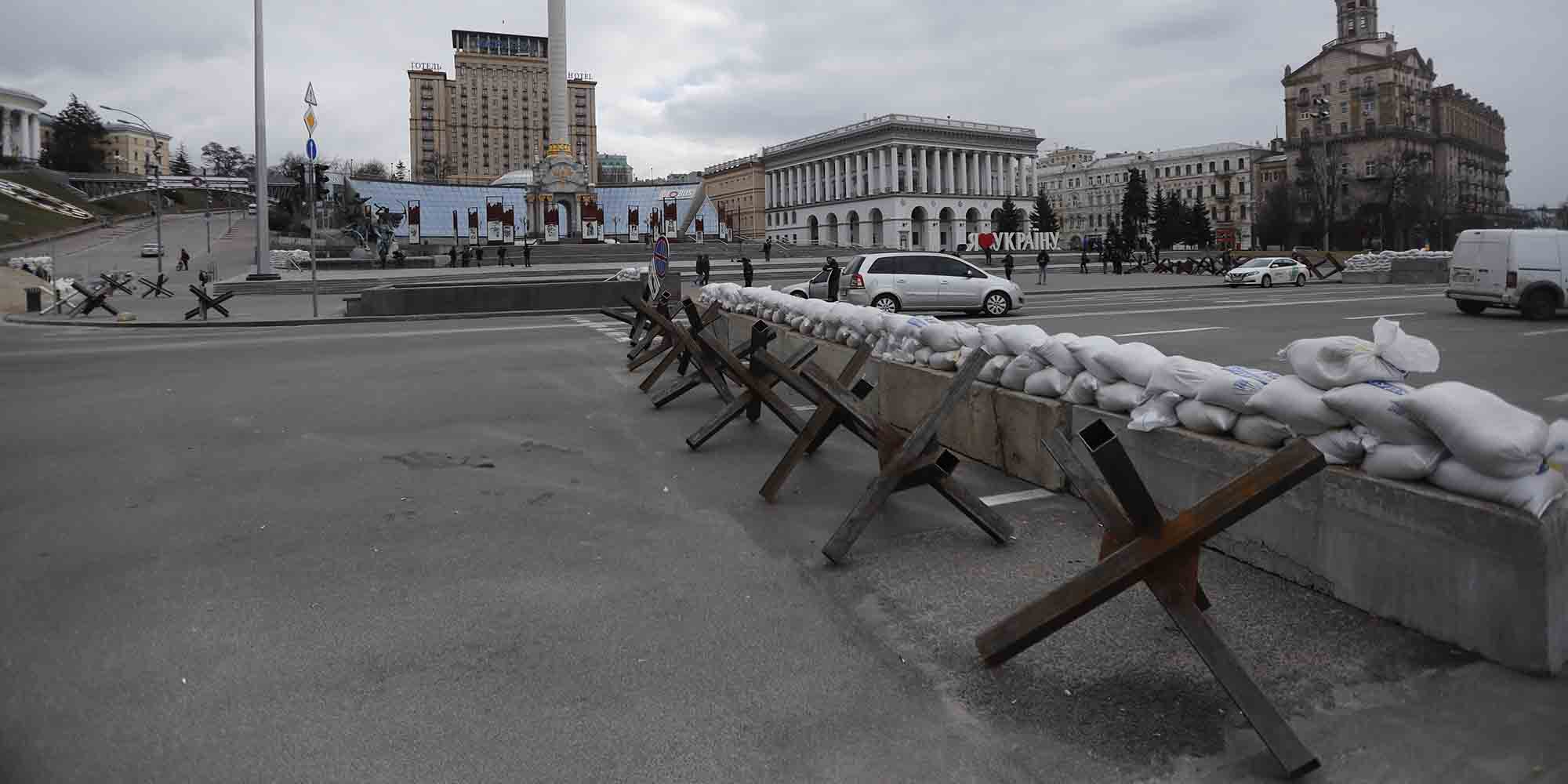 Προετοιμασμένοι στο Κίεβο με οδοφράγματα