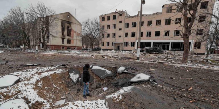 Η Ρωσία δεν κάνει βήμα πίσω: «Θα χτυπήσουμε το Κίεβο – Εγκαταλείψτε τα σπίτια σας!»