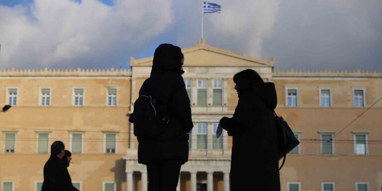 Κορονοϊός: 23.621 κρούσματα – 55 νέοι θάνατοι και 359 διασωληνωμένοι