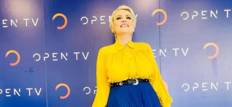 Η Τζωρτζέλα Κόσιαβα αποχώρησε από το Open ντυμένη στα χρώματα της Ουκρανίας (εικόνα)