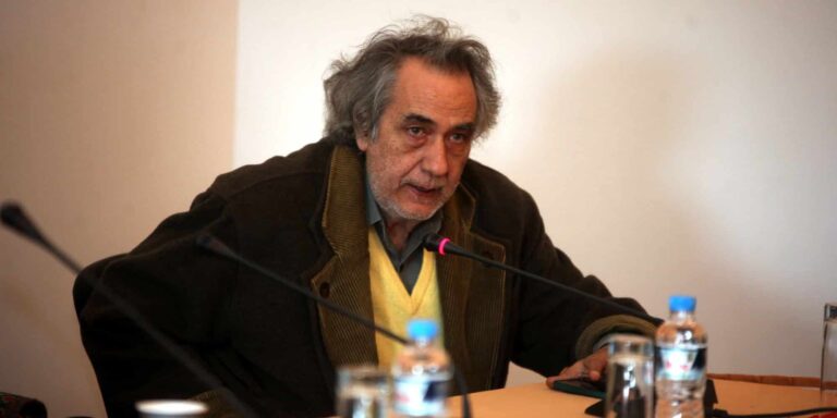 Κώστας Αρζόγλου: «Το μισό ελληνικό θέατρο ξέρει πολύ καλά τον Γιώργο Κιμούλη – Όσοι τον κατήγγειλαν είναι αξιέπαινοι» (βίντεο)