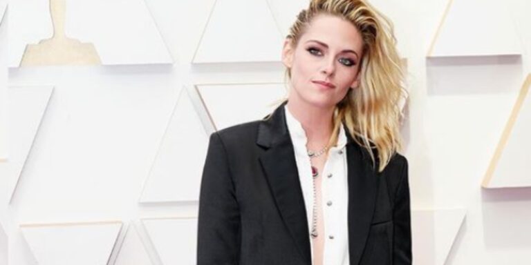 Όσκαρ 2022: Το τρυφερό φιλί της Κρίστεν στην αρραβωνιαστικιά της στο κόκκινο χαλί (βίντεο)