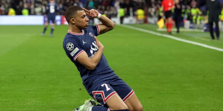 Εμπαπέ: «Θέλει να φύγει από την τοξικότητα της Παρί Σεν Ζερμέν»