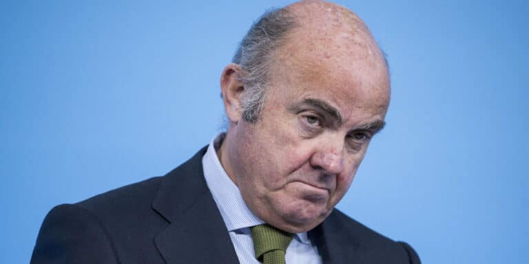 Ντε Γκίντος: «Η ΕΕ δεν θα εισέλθει σε ύφεση εξαιτίας του πολέμου, ο πληθωρισμός θα αυξηθεί κι άλλο»