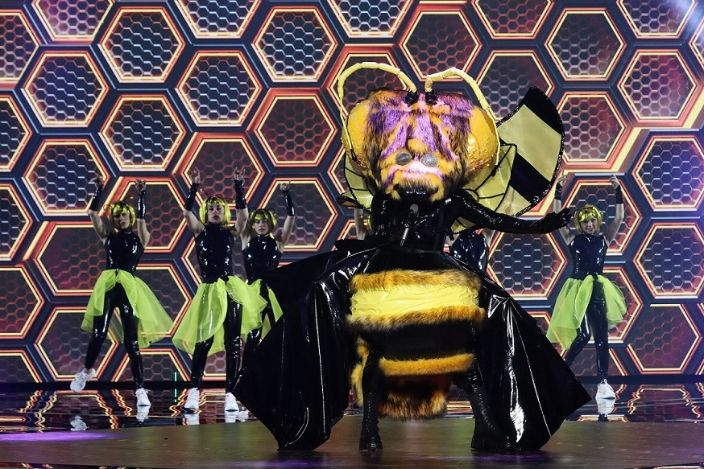 Η μέλισσα στο The Masked Singer