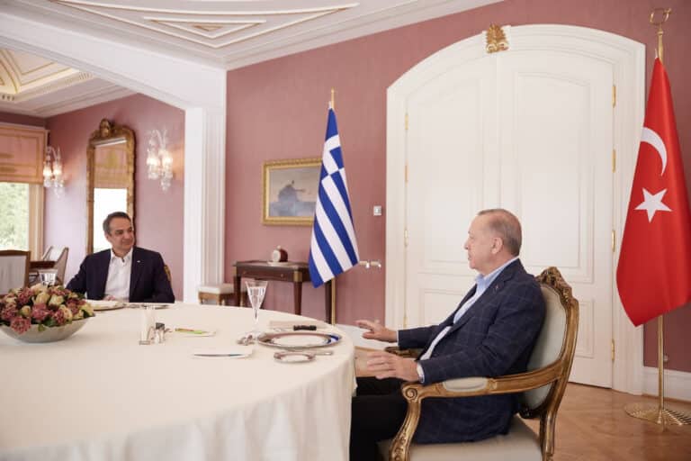 Η προσδοκία μεταστροφής μιας αλυσιτελούς διπλωματικής πρακτικής