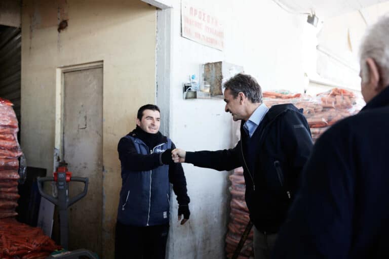 Μητσοτάκης από λαχαναγορά Ρέντη: «Το κράτος έχει λάβει μέτρα για τη στήριξη του αγροτικού κόσμου»