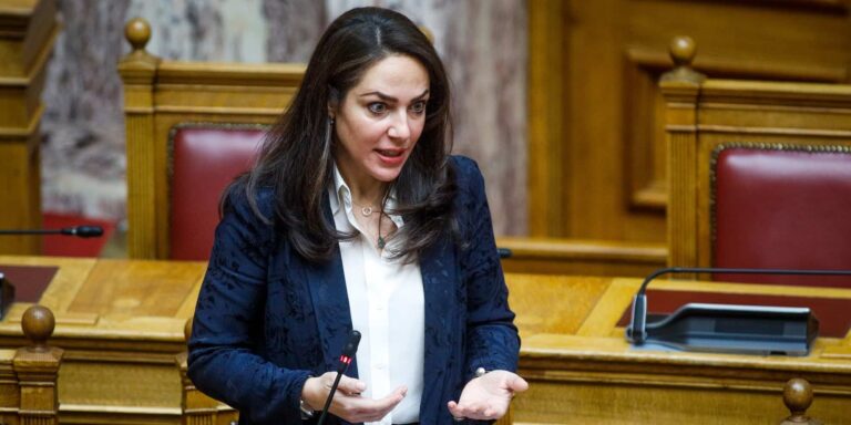 Μιχαηλίδου: «Στην Ελλάδα έχουν φτάσει 1.000 παιδιά από την Ουκρανία» – Πότε θα καταβληθεί το οικογενειακό επίδομα 