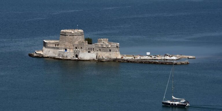 Μπούρτζι: Το «κάστρο του θρόνου» στο Ναύπλιο που έγινε φυλακή για τον Κολοκοτρώνη (βίντεο)