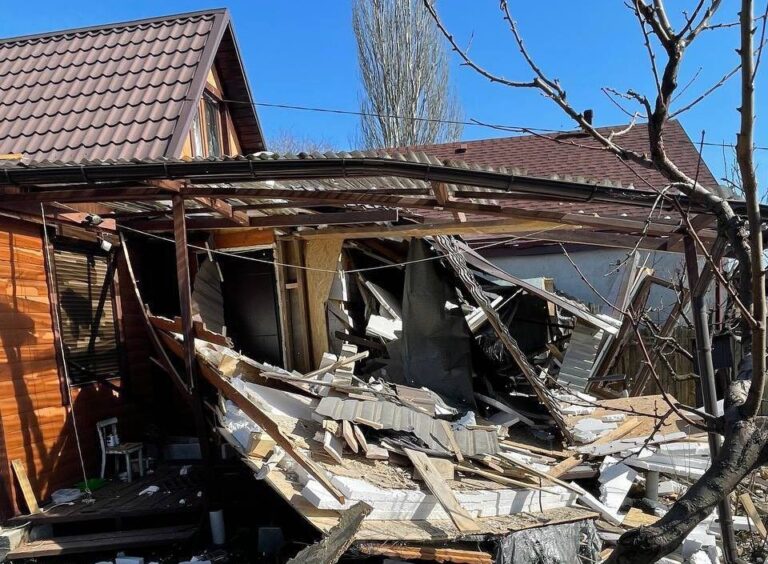 Ουκρανία: Ρωσικά πολεμικά πλοία βομβάρδισαν κτίρια στην Οδησσό (βίντεο)