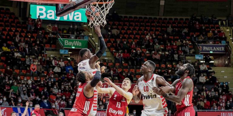 Euroleague: Βήμα για τετράδα έκανε ο Ολυμπιακός, νίκησε (88-98) την Μπάγερν Μονάχου στη Γερμανία