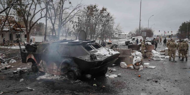 Πόλεμος στην Ουκρανία: Οι ρωσικές δυνάμεις περικυκλώνουν το Κίεβο και αποκλείουν τη Μαριούπολη