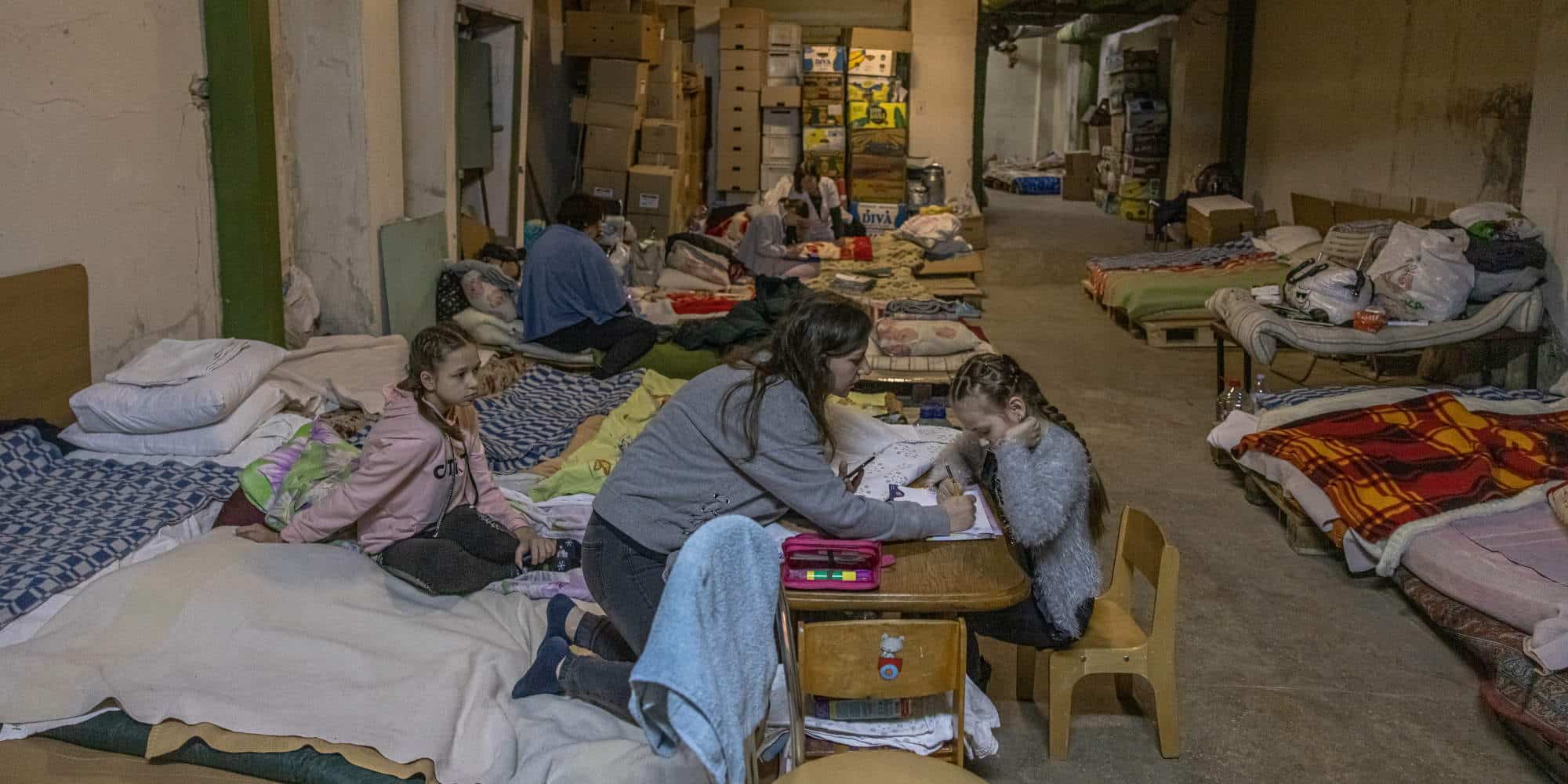 Παιδιά σε καταφύγια στην Ουκρανία μετά το ξέσπασμα του πολέμου