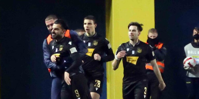Super League: Νίκησε τον Παναιτωλικό 1-2 και ελπίζει η Λαμία