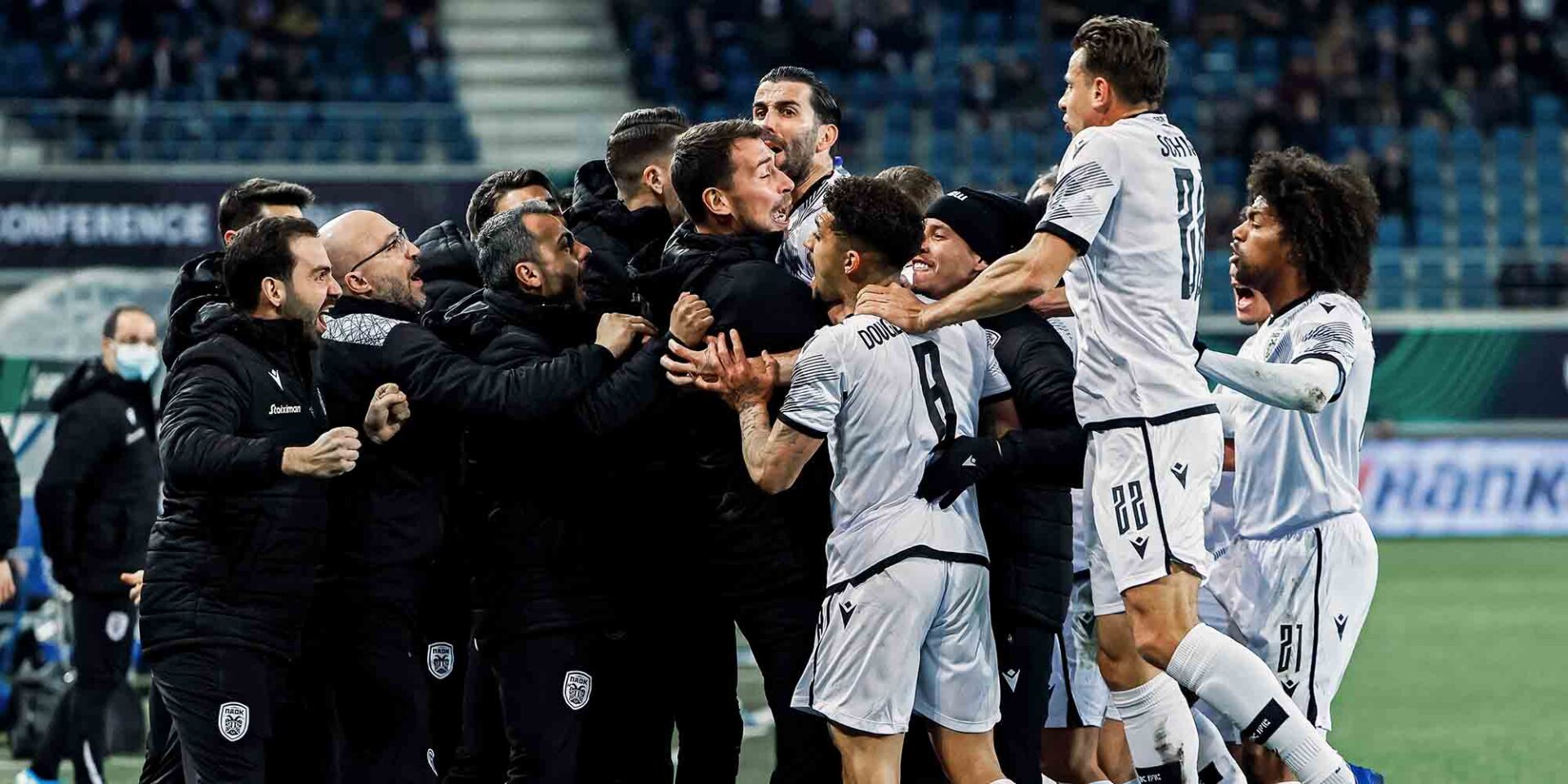Πανηγυρισμοί των παικτών του ΠΑΟΚ στο ματς με τη Γάνδη
