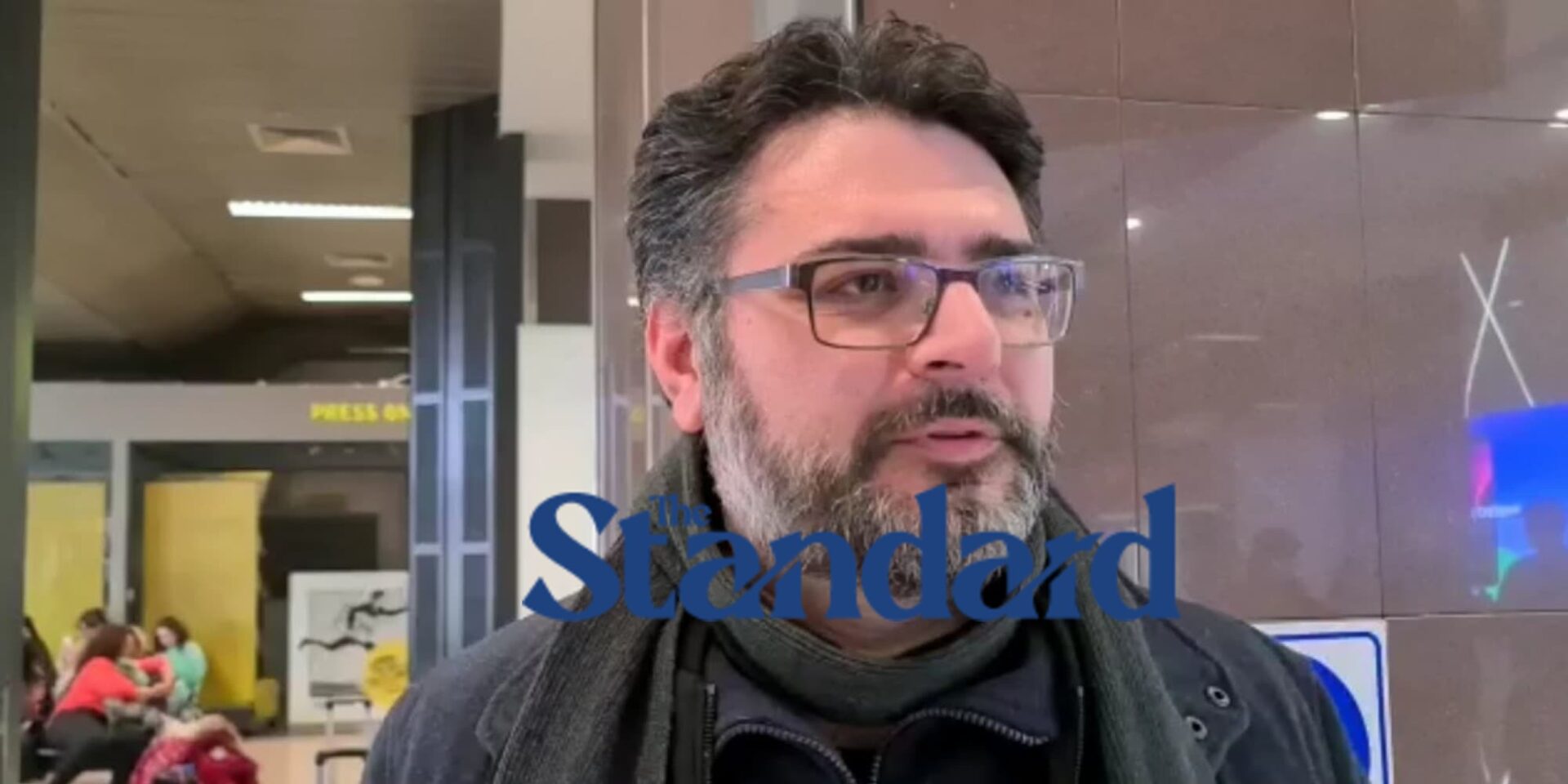 Ο Πρόξενος από τη Μαριούπολη, Μανώλης Ανδρουλάκης