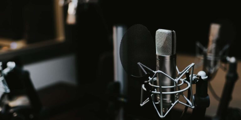 Nashe Radio: Το διαδικτυακό ραδιόφωνο που φέρνει κοντά Ουκρανούς, Ρώσους και Λευκορώσους στην Ελλάδα