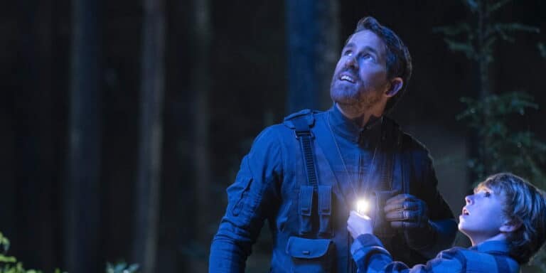 Netflix: Ο Ράιαν Ρέινονλτς είναι ένας «Μακφλάι» που ταξιδεύει με μαχητικό αεροπλάνο – Η ταινία Project Adam βρίσκεται πρώτη στο Top 10