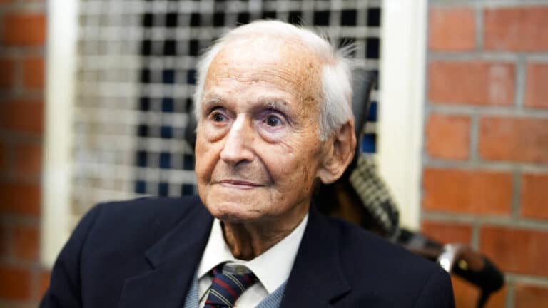Ο επιζών από το Ολοκαύτωμα, Λέον Σβάρτσμπάουμ πέθανε σε ηλικία 101 ετών
