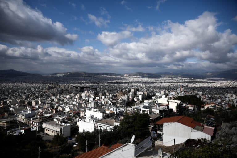 Ο νέος ΕΝΦΙΑ: Σε 10 δόσεις η πληρωμή του – Ποιοί πληρώνουν λιγότερο, ποιοί περισσότερο