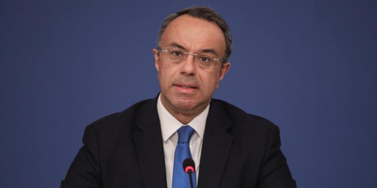 Σταϊκούρας: «Φέτος τα νοικοκυριά θα πληρώσουν 360 εκατ. ευρώ λιγότερο ΕΝΦΙΑ»