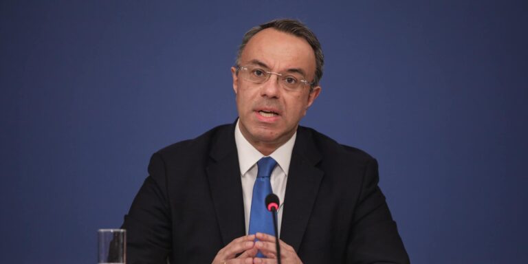 Σταϊκούρας: «Οι πολίτες από φέτος θα πληρώνουν 860 εκ. λιγότερο ΕΝΦΙΑ, από ό,τι πλήρωναν επί ΣΥΡΙΖΑ»