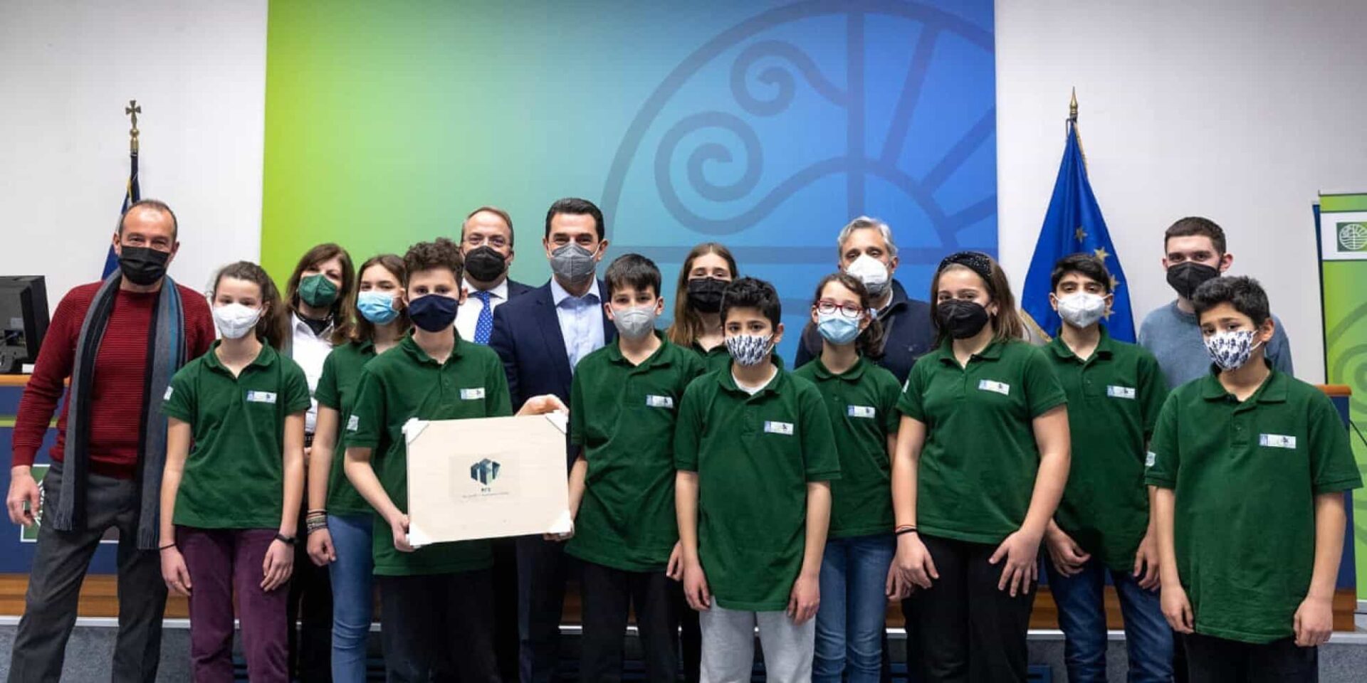 Ομάδα ρομποτικής δημοτικού σχολείου στη Βούλα εφηύρε ένα νέο τρόπο συσκευασίας προϊόντων