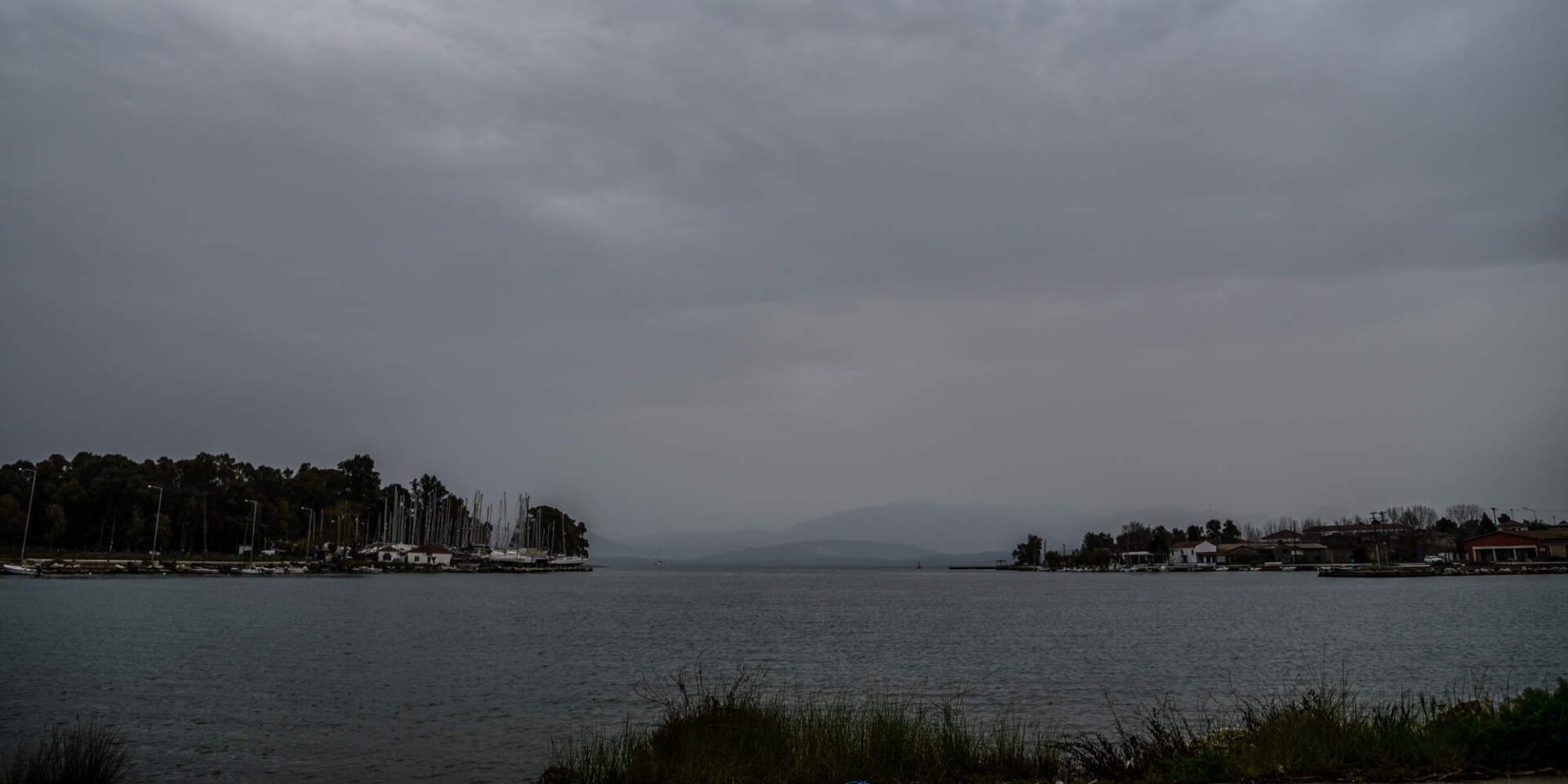 Ο καιρός με συννεφιά και αφρικανική σκόνη