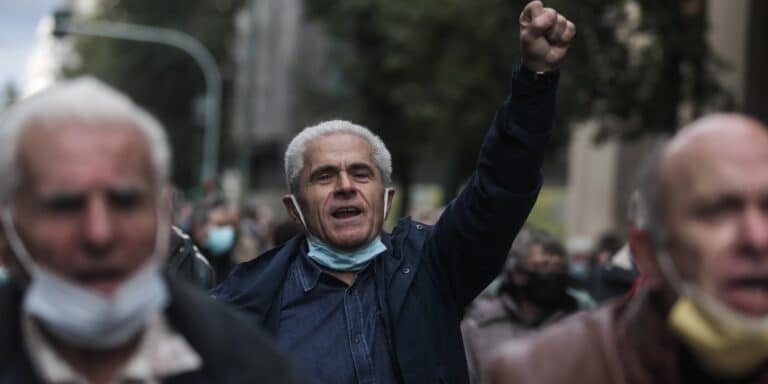 Συντάξεις Απριλίου: Ποιοι πληρώνονται σήμερα – Οι ημερομηνίες ανά Ταμείο