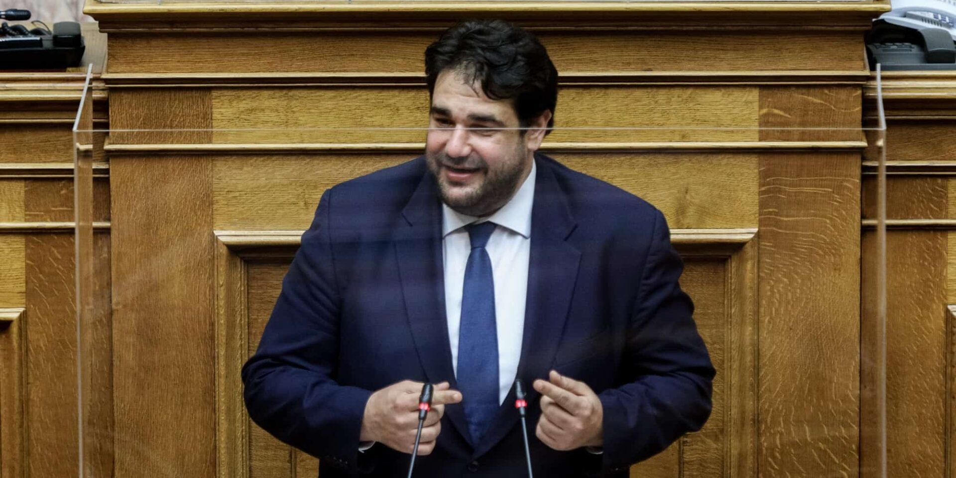Ο Θοδωρής Λιβάνιος, υφυπουργός για τις Τηλεπικοινωνίες και το Κτηματολόγιο