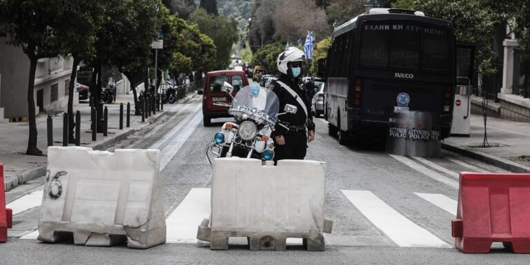25η Μαρτίου: Πώς θα κινηθούν μετρό και τραμ την Παρασκευή – Κυκλοφοριακές ρυθμίσεις στο κέντρο της Αθήνας