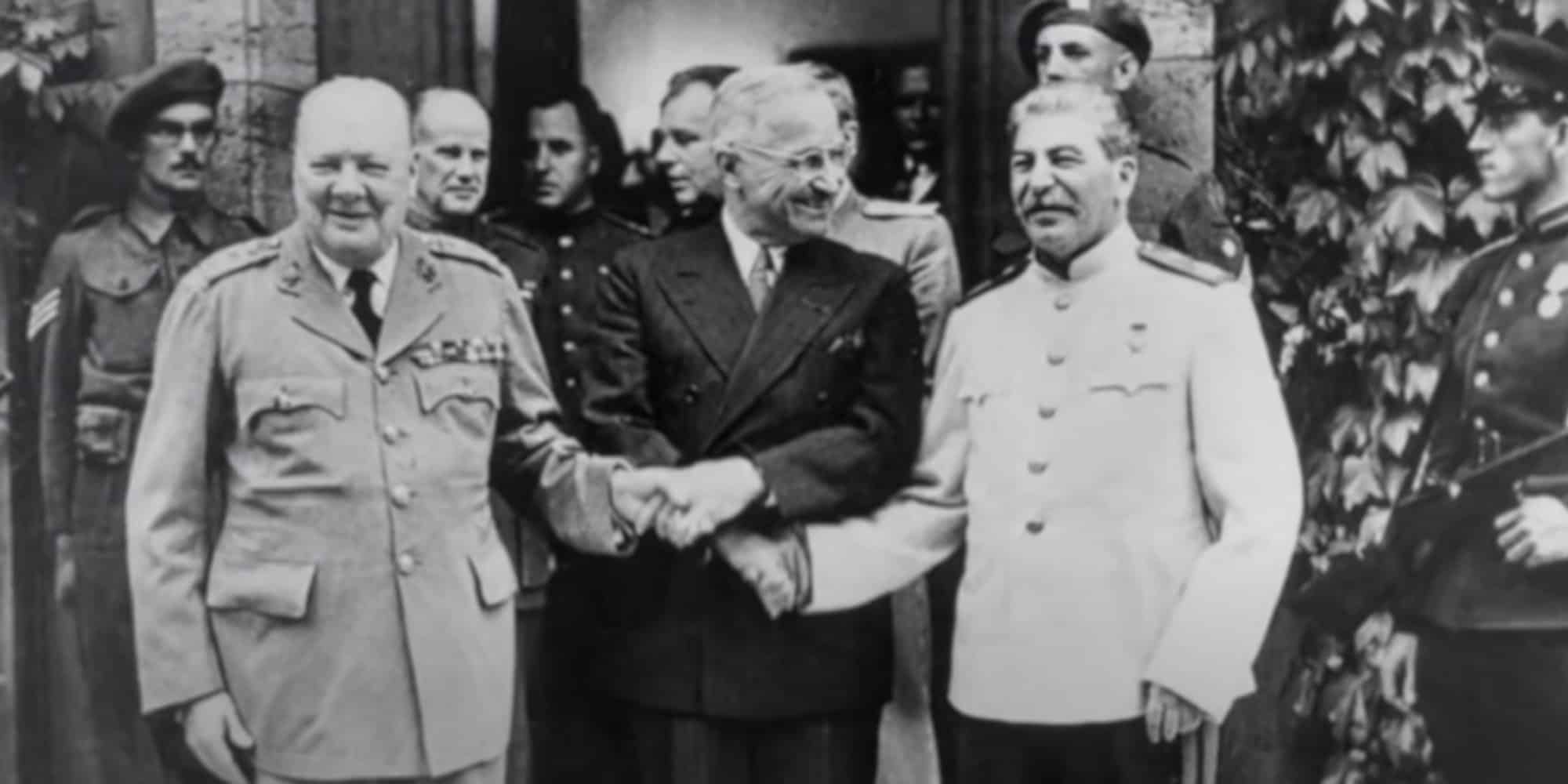 Ο Ουίνστον Τσόρτσιλ, ο Ιωσήφ Στάλιν και ο Χάρι Τρούμαν μετά τον Β' Παγκόσμιο Πόλεμο
