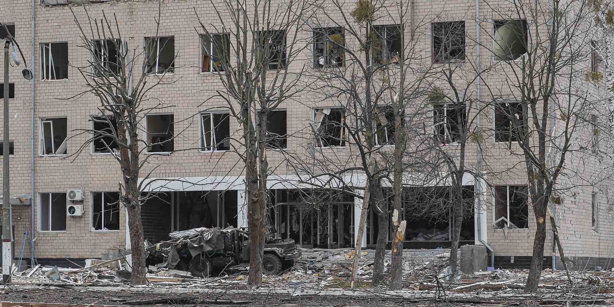 Βομβαρδισμένη πόλη στην Ουκρανία
