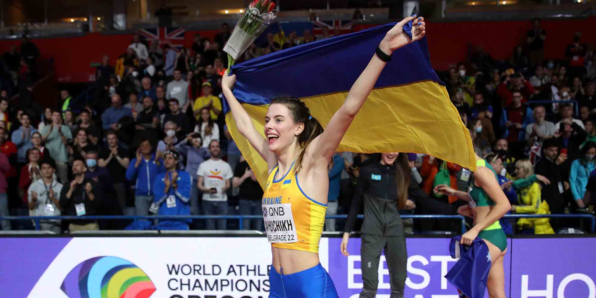 Η αθλήτρια Γιαροσλάβα Μάχουτσικ από την Ουκρανία πανηγυρίζει το χρυσό στο Παγκόσμιο