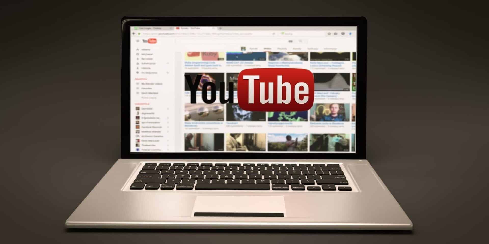 Λάπτοπ που δείχνει το Youtube