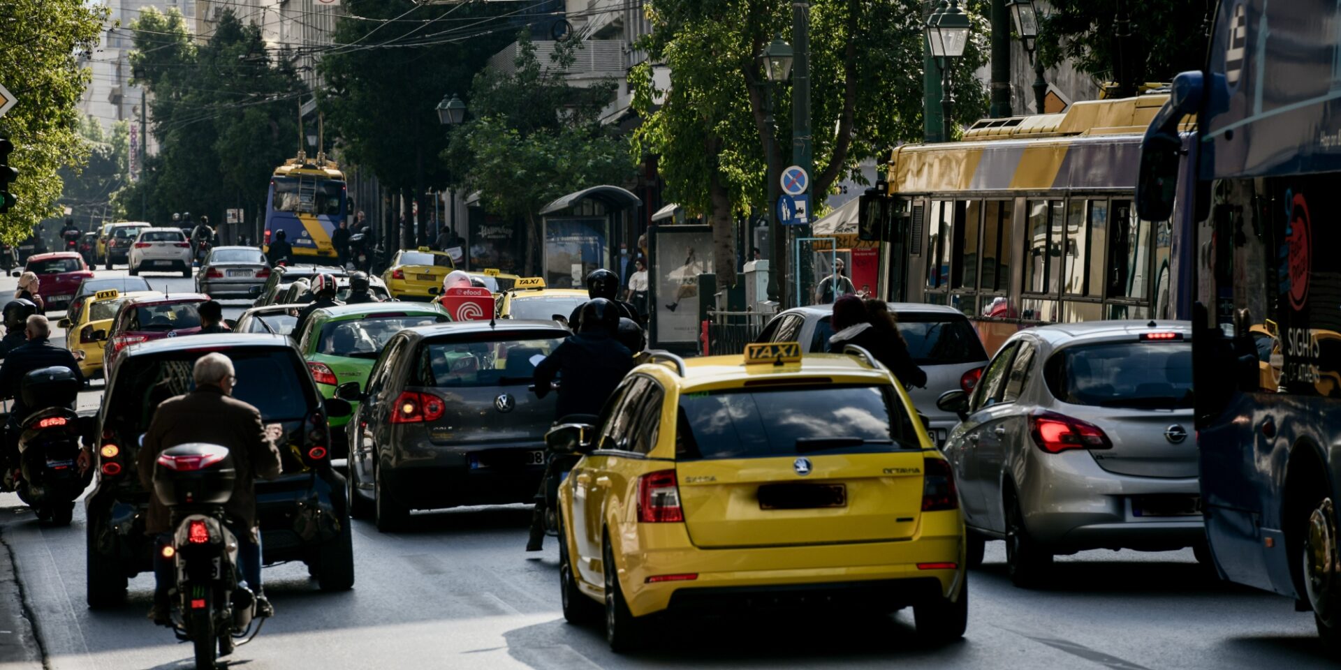 Κίνηση στους δρόμους της Αθήνας