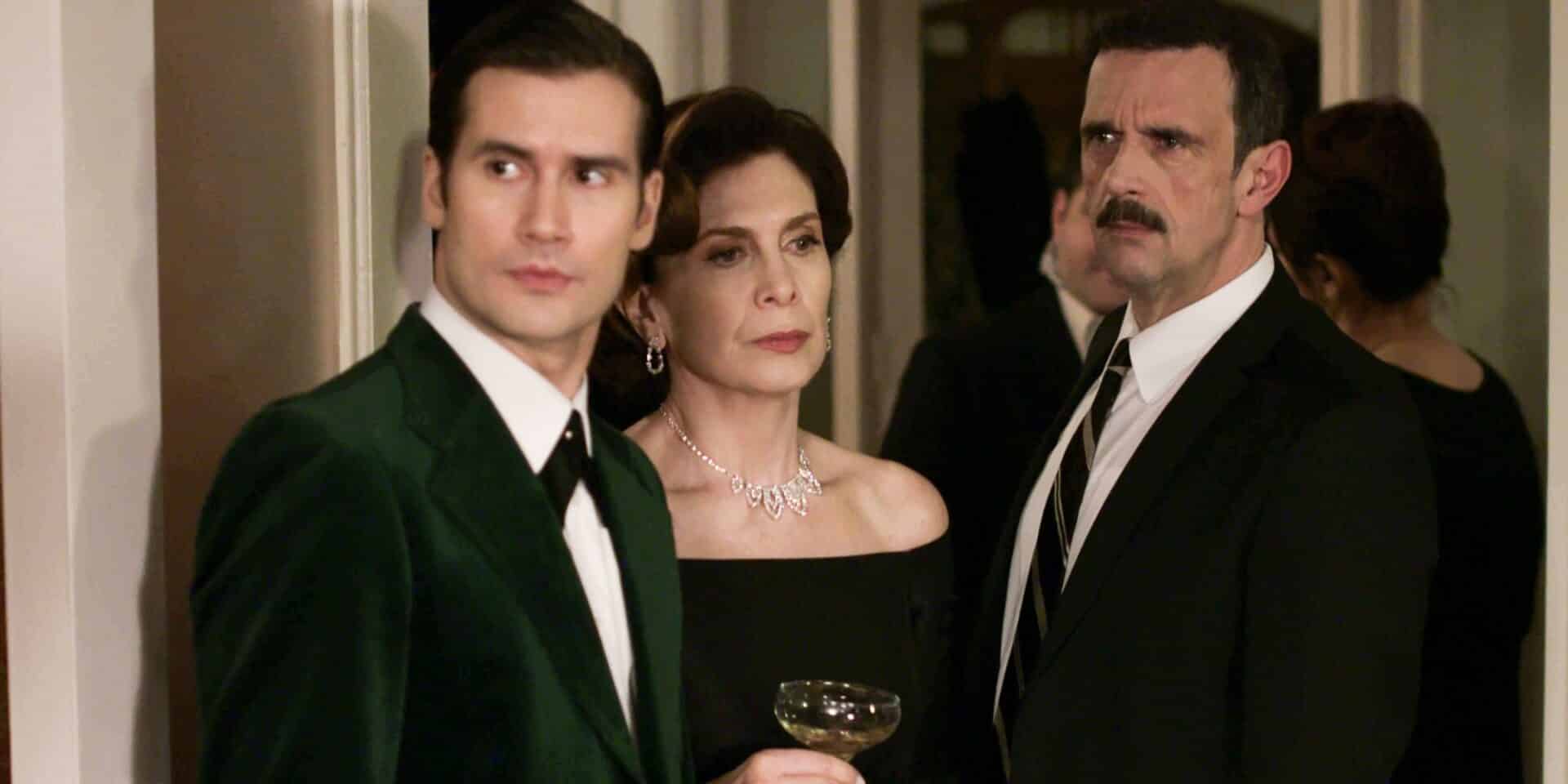 Η οικογένεια Σεβαστών στην δεξίωσή τους στη σειρά «Άγριες Μέλισσες»